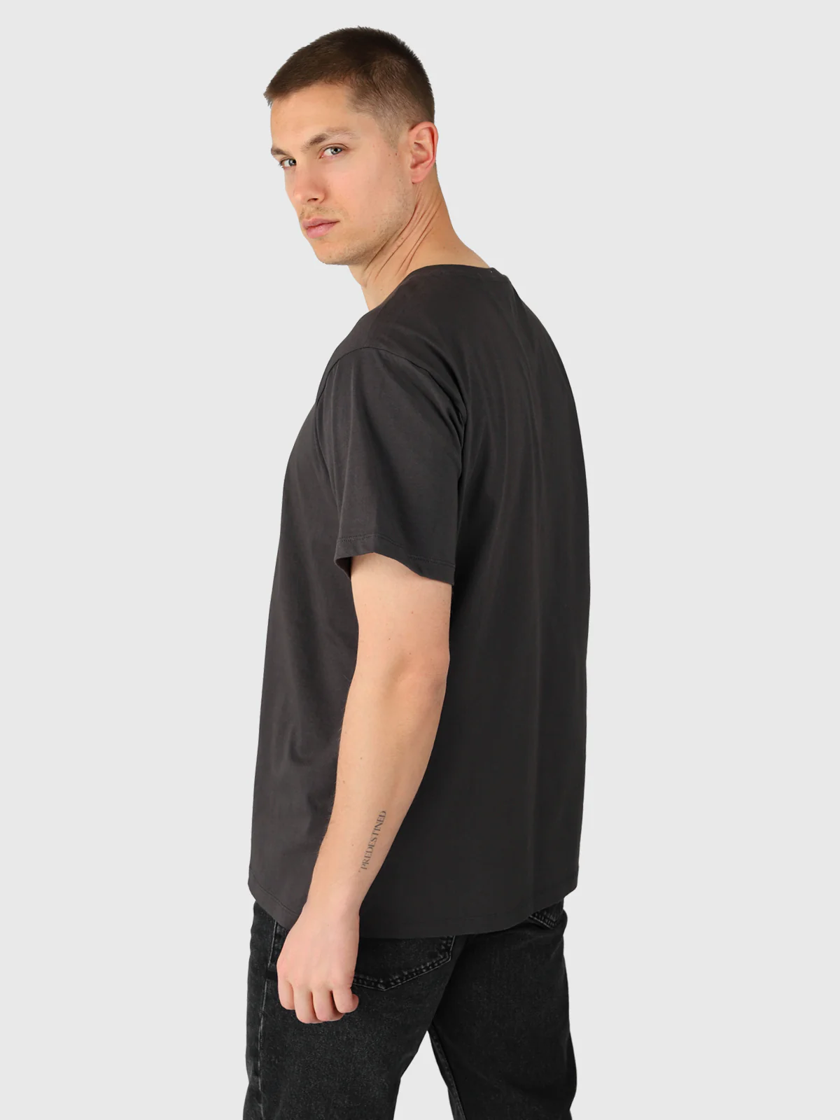 Aron Men T-shirt | Pirate Black - Image 2
