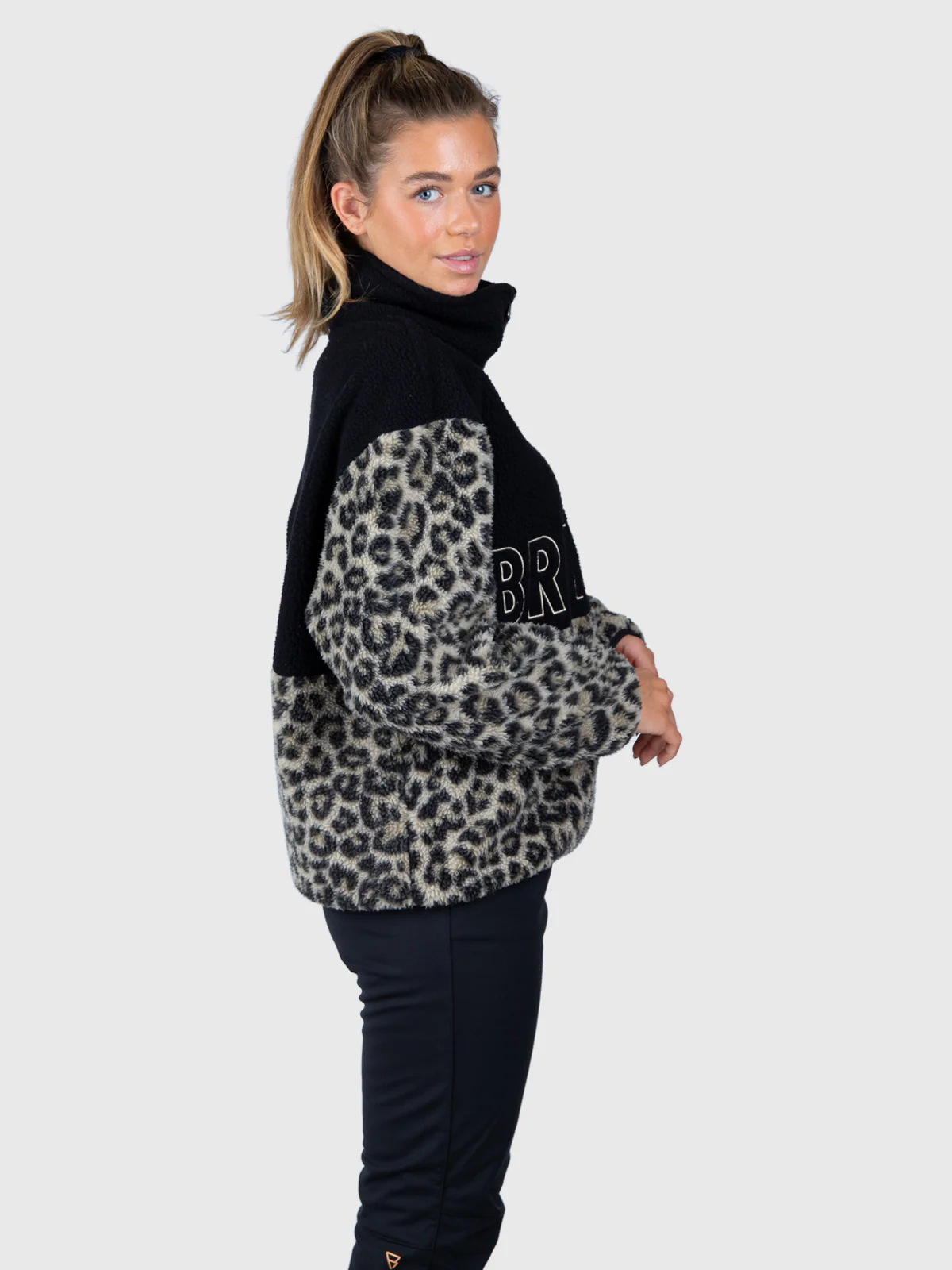 Chondra-Print Women Fleece | Wild Thing Fungi - Image 3