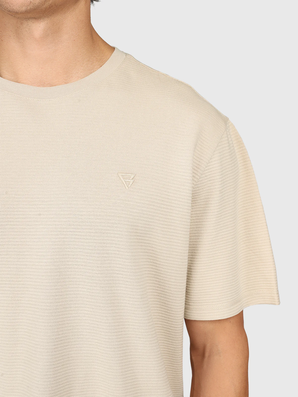 Dozan Men T-shirt | Feather Grey - Image 2