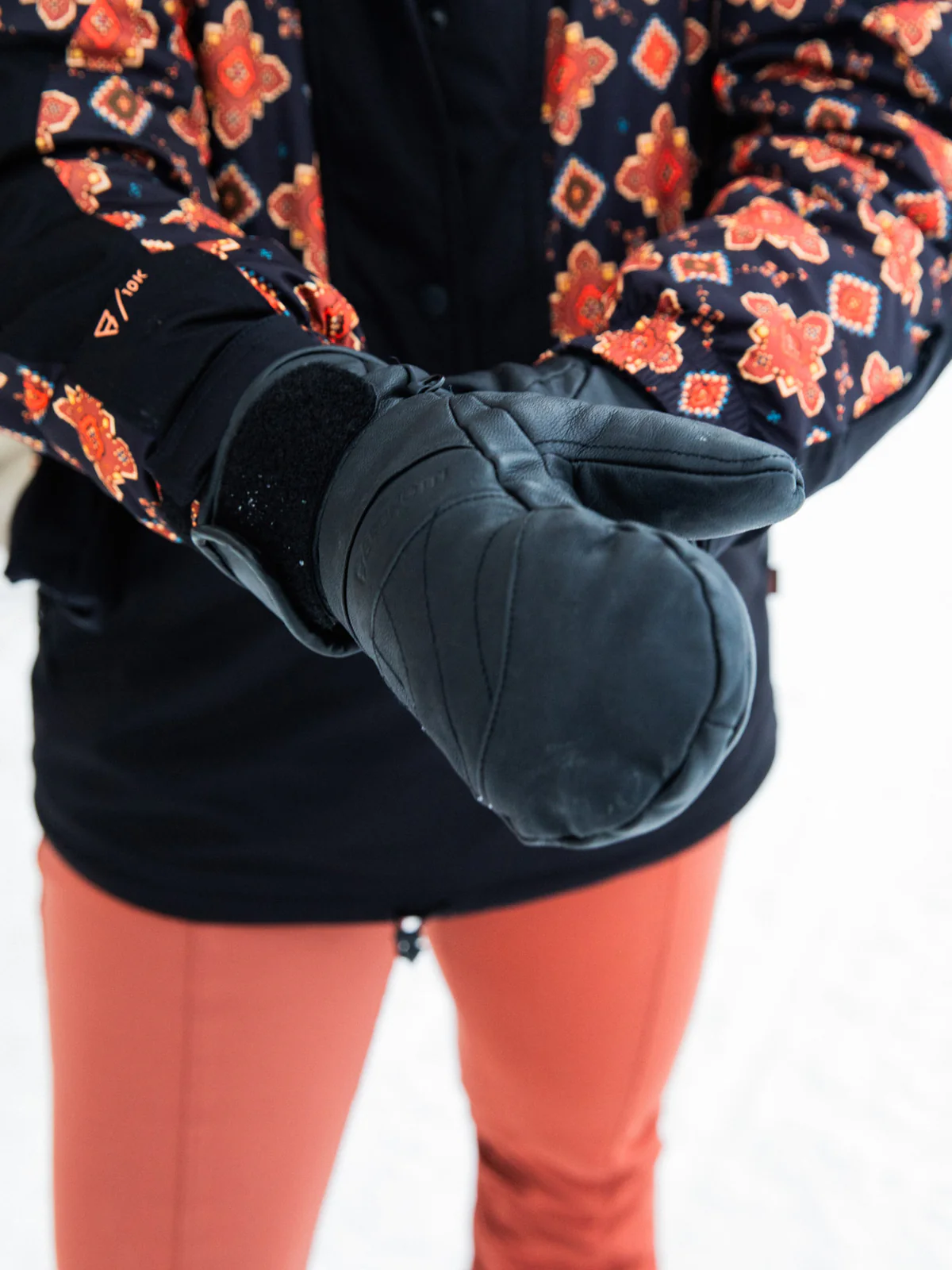 Kitio Gloves | Black - Image 6