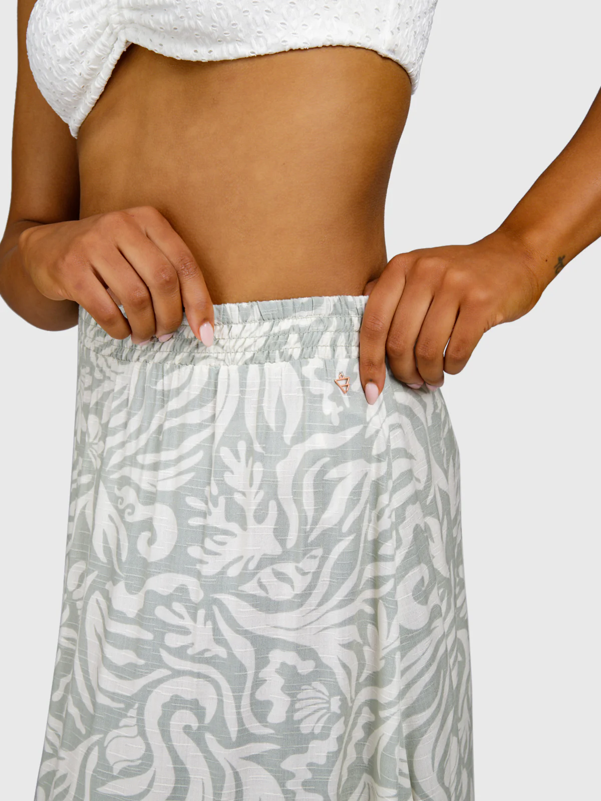 Romaine-Print Women Skirt | Aqua Grey - Image 5