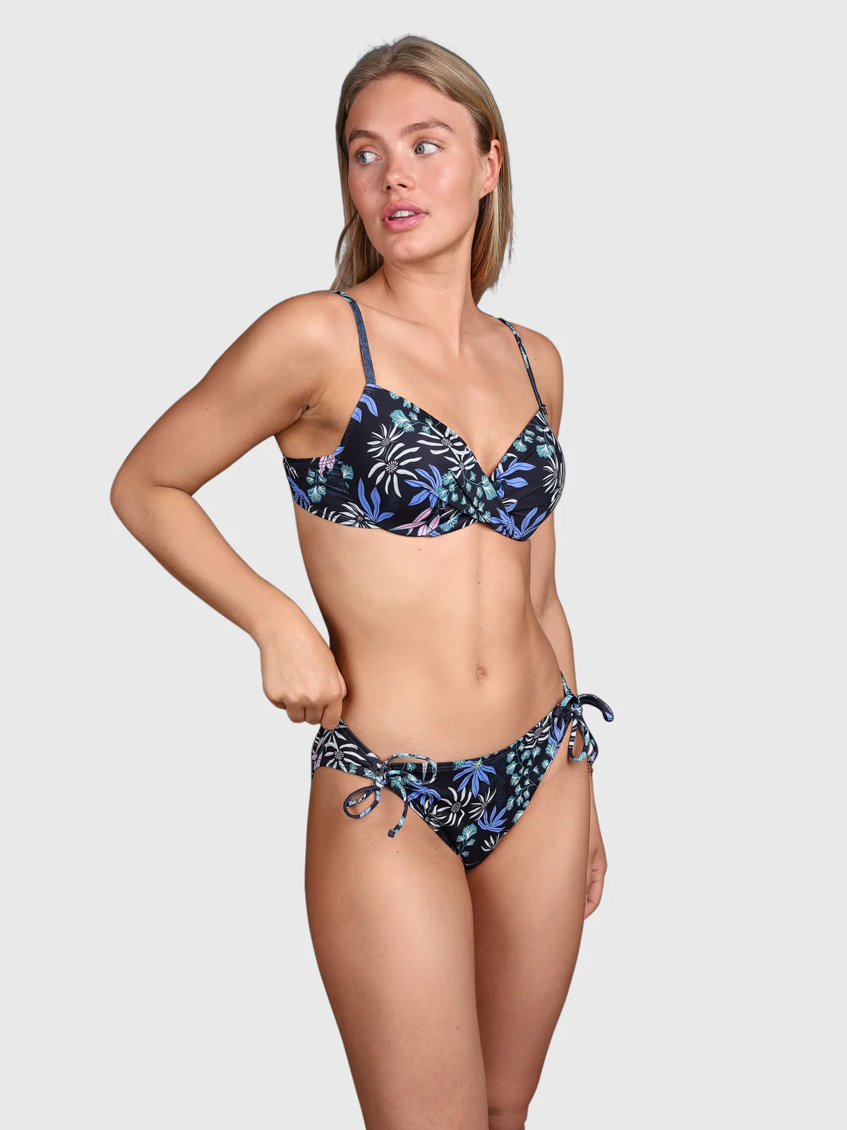 Stefana-Print Women Bikini Top | Black - Image 4